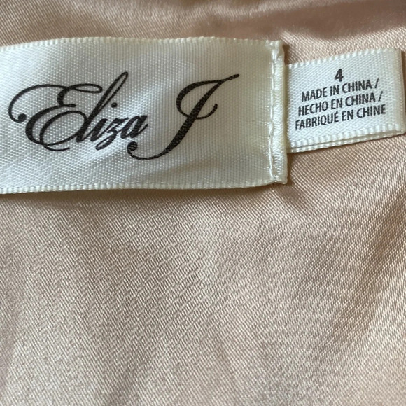 Eliza J Black Medallion Lace Crew Neck Sleeveless Knee Length Shift Dress Sz 4 - Picture 8 of 9